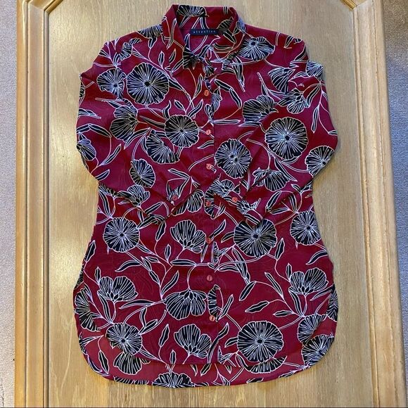 Women’s Blouse. Floral Tunic Shirt. Button Down Shirt. Size Small - Picture 5 of 7